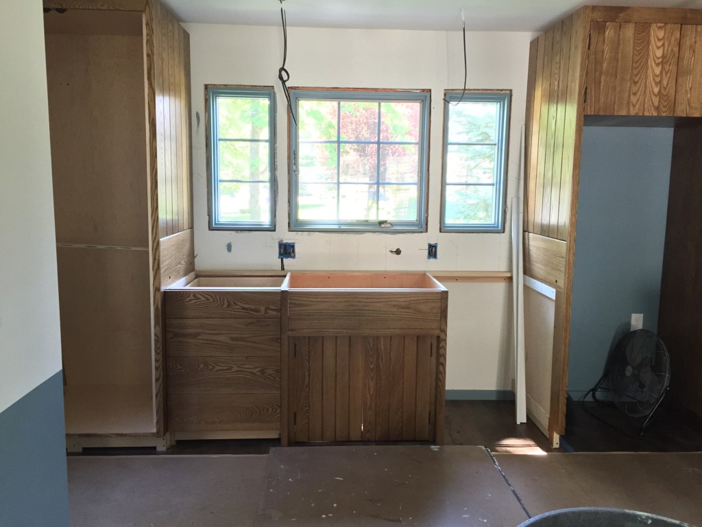 Sink wall trim