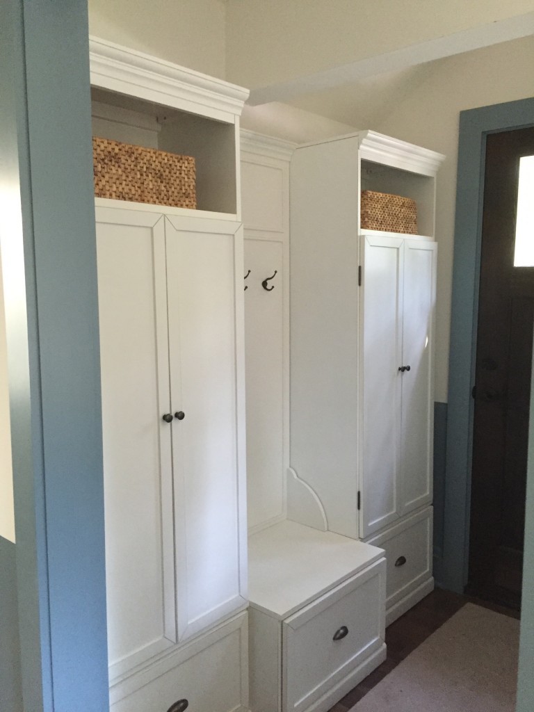 Entryway cabinet detail