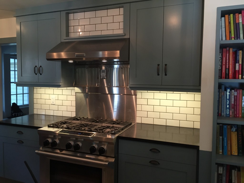 Grouted tile backsplash